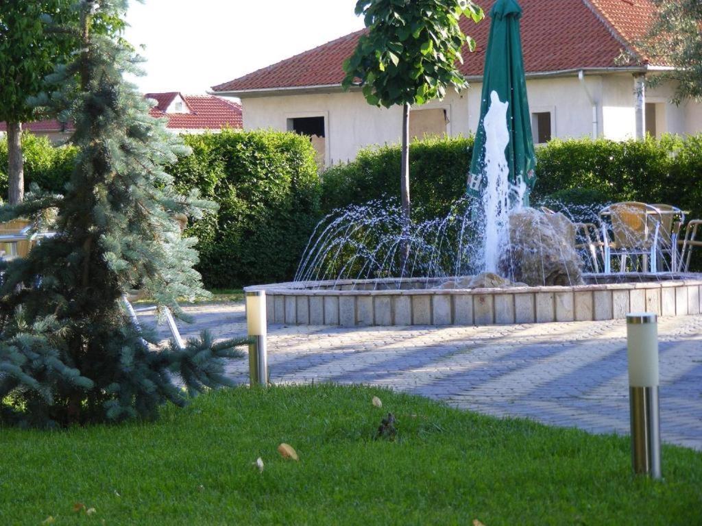 Hotel George Görice Dış mekan fotoğraf