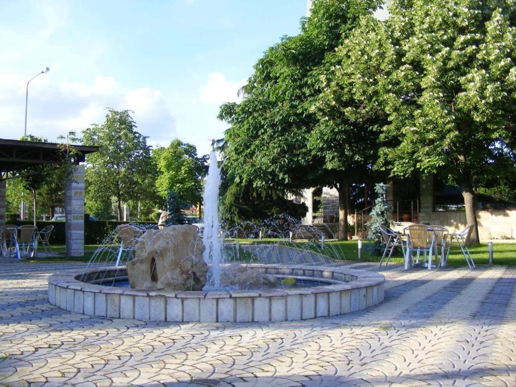 Hotel George Görice Dış mekan fotoğraf